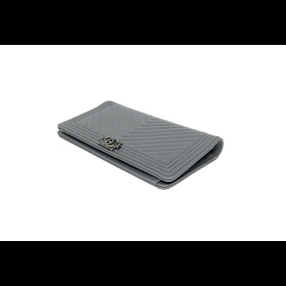 CHANEL Gray Quilted Chevron LeBoy Lambskin Long Wallet Clutch - Picture 9 of 15